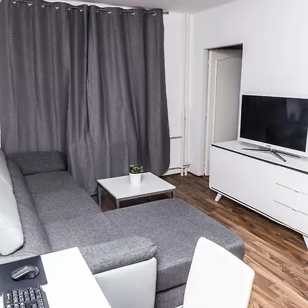 Family House With Parking Vakantiehuis Praag